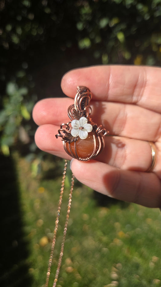 Faceted Sunstone copper pumpkin